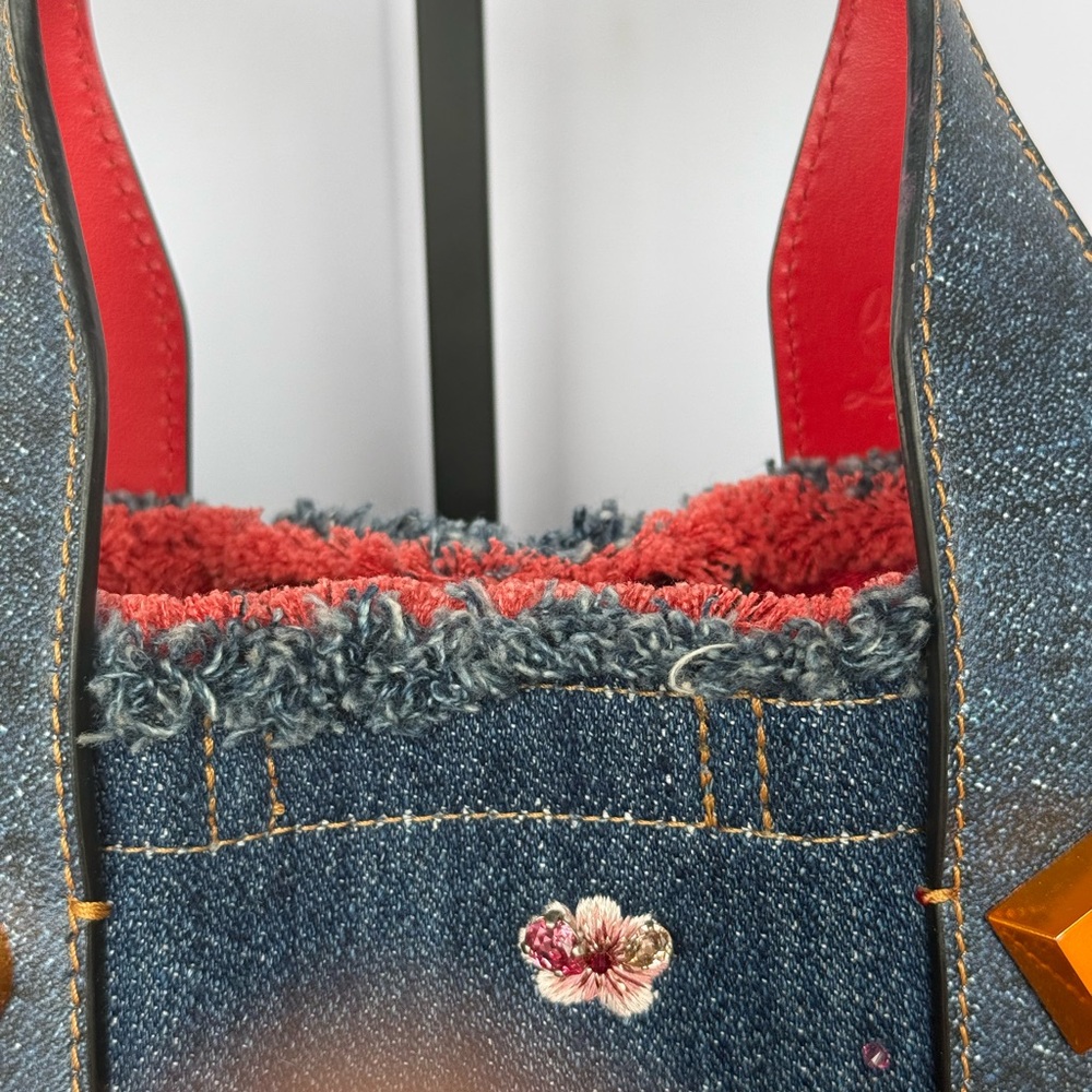 Christian Louboutin - Picture 5 of 13